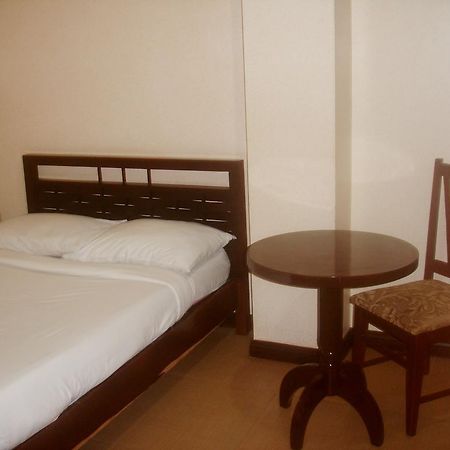 Roxas Midtown Hotel Exterior photo