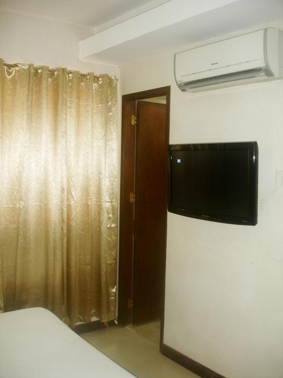 Roxas Midtown Hotel Room photo